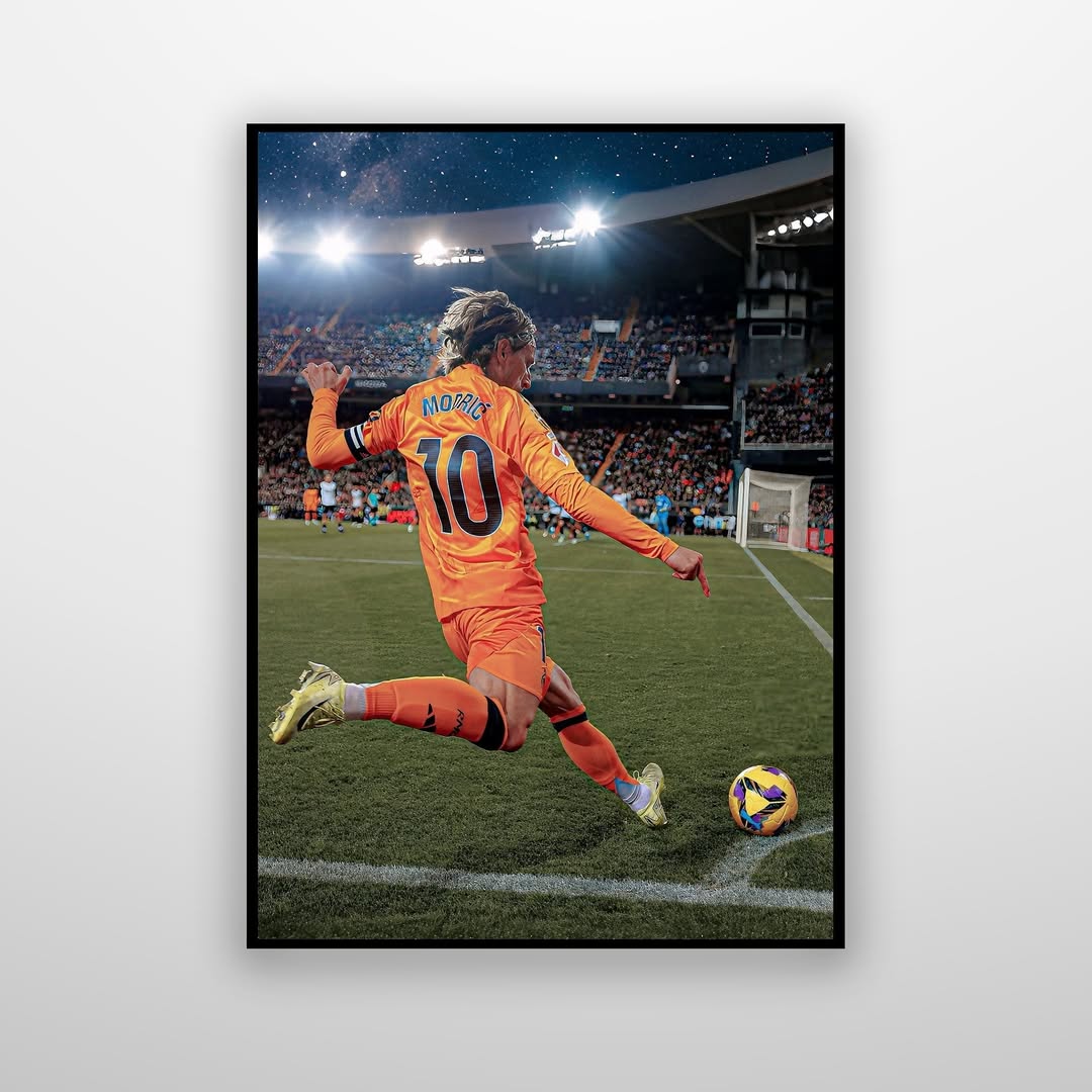 Luka Modrić - Corner Kick