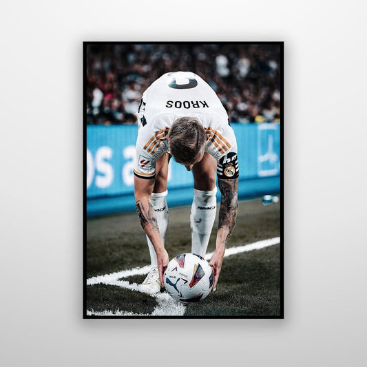 Toni Kroos - Corner Kick